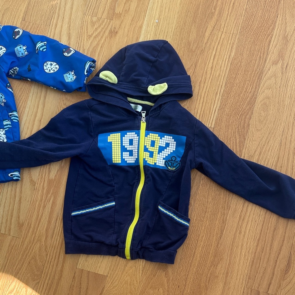 Kids 5T Bundle - Picture 5 of 9